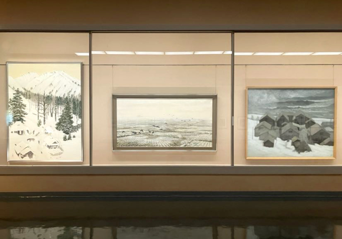 コレクション展B(テーマ展示室) 「冬の情景」展示風景
川瀬巴水をはじめとする新版画から、現代作家の作品まで、雪景色など冬を感じさせる作品が並ぶ。