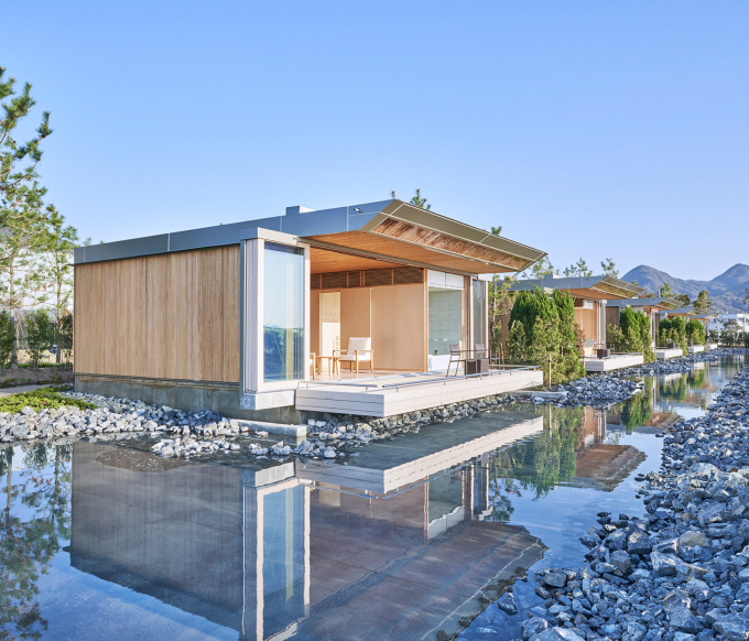 水盤に面した「水辺のヴィラ」ⒸSIMOSE