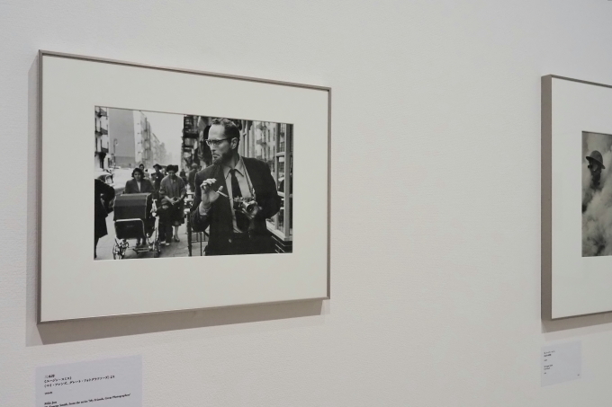 展示風景。左がユージン・スミス／三木淳《ユージン・スミス》〈マイ・フレンズ、グレートフォトグラファーズ〉より