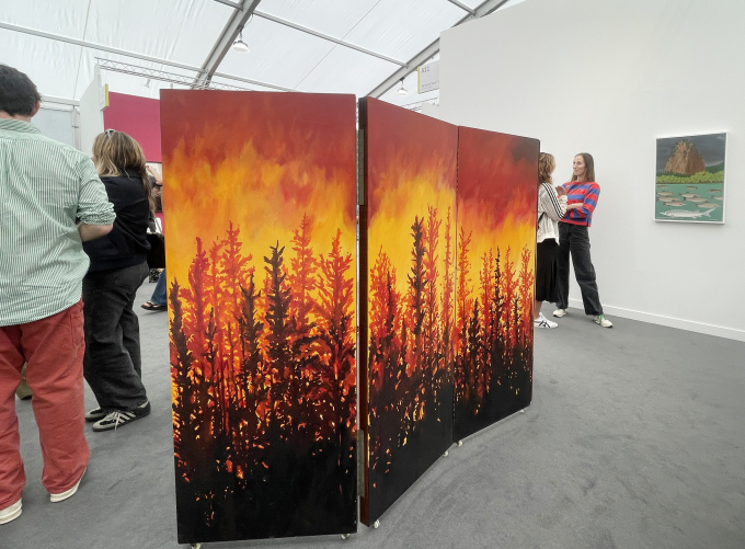 LAとソウルに拠点を置くギャラリー、ヴァリアス・スモール・ファイヤーズはLA在住の作家、ジェシー・ホーマー・フレンチの個展を開催。編集部撮影