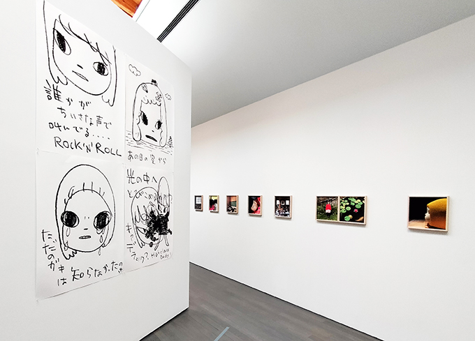 ギャラリーB展示風景
※奈良美智の《My Drawing Room》は、現在貸出中のため、作家による特別インスタレーションが展示されている。