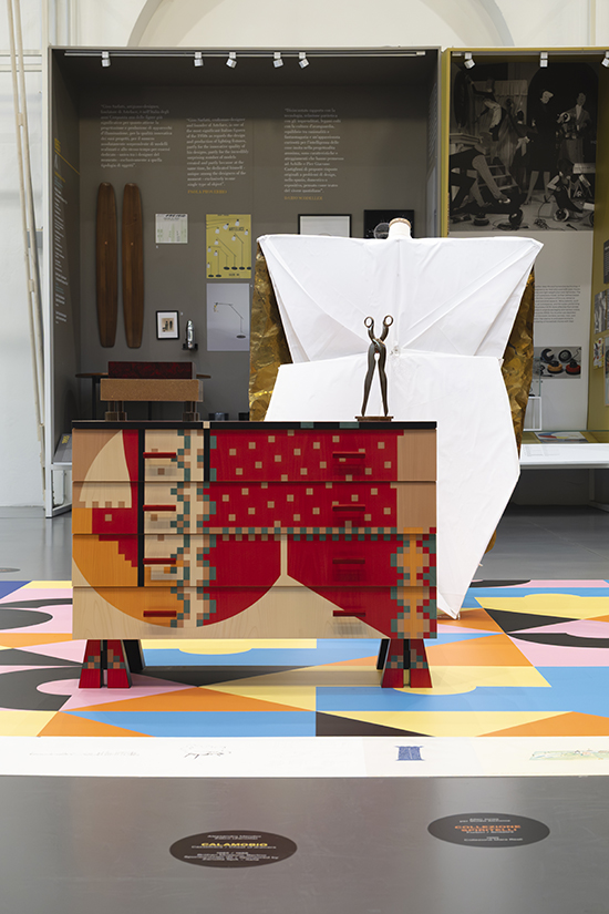 展覧会「ALCHIMIA」の展示風景。Courtesy of ADI Design Museum  photo＝Denise Manzi