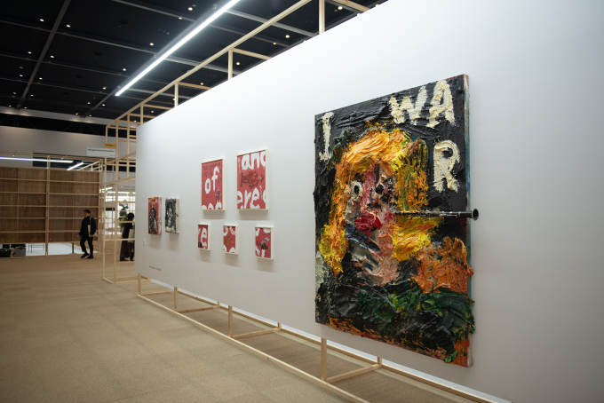 京都高島屋S.C.にて開催されている「ART WEEKS」の連携企画として、ACK会場では水戸部七絵とリュ・ジェユンの作品を展示。こちらは水戸部七絵の作品。