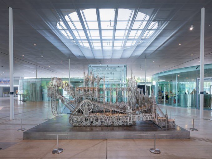 特別展示ギャラリーで開催中の「GOTHIQUES ゴシック」展 の展示風景（ 2026年1月26日まで）。©Laurent Lamacz