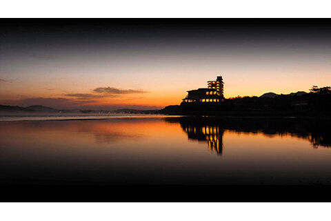 美しき海の情景に誘われて。本州最西端、下関＆長門で美術館を巡る旅。山口・アート×海旅への誘い【特別編】アート好きの心を満たす旅 / 油谷湾温泉ホテル楊貴館（山口県長門市）