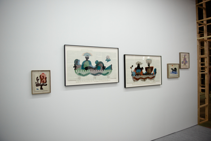 対面する壁には、ジャム・ウーの作品が並ぶ。