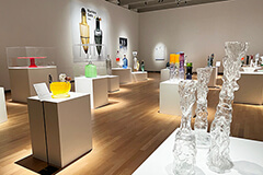 彩り豊かなフィンランド・グラスアートから感じる北欧デザインの新たな可能性。「フィンランド・グラスアート」が、東京都庭園美術館にて2023年9月3日(日)まで開催中