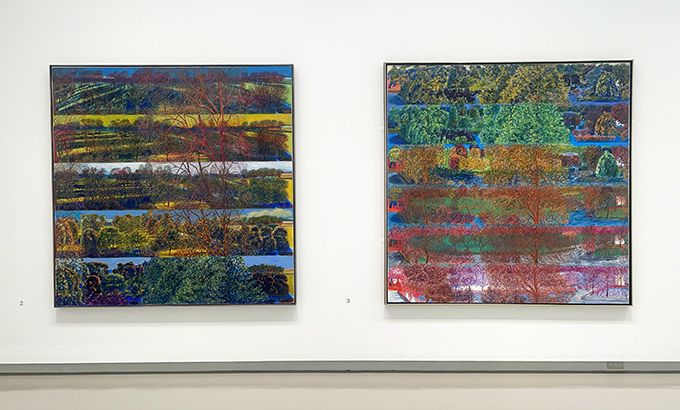 広島市現代美術館「エイドリアン・バーグ　無限の庭園」の展示風景より。《グロスター・ゲート（リージェンツ・パーク）2月、3月、4月、5月、6月》（左）、《グロスター・ゲート（リージェンツ・パーク）夏、秋、冬》（右）　筆者撮影