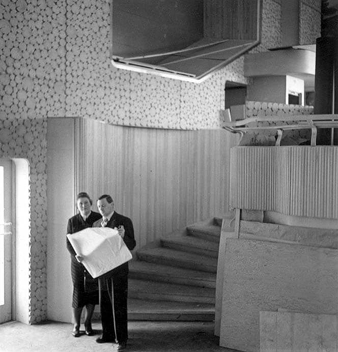 アイノ・アアルトとアルヴァ・アアルト　ニューヨーク万国博覧会フィンランド館にて、1939年　Alvar Aalto Foundation