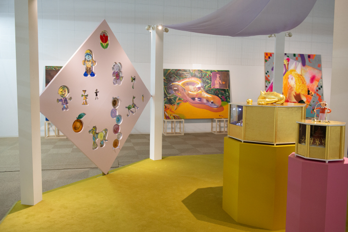 純金工芸ブランドのSGCとのコラボレーションから生まれる「SGSアートコレクション」に、伊藤彩が参加。《知らない思い出》と題するインスタレーションを手がけた。