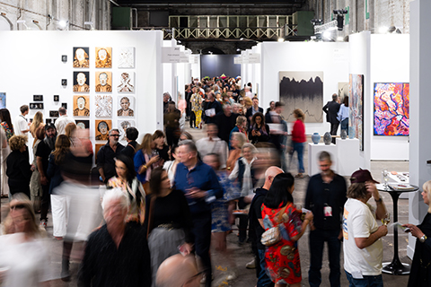 オーストラリア最大級のアートフェア「シドニー・コンテンポラリー」。富裕層だけでなく多様な人々が楽しめる、今年8回目を迎えた豪アートフェアをレポート