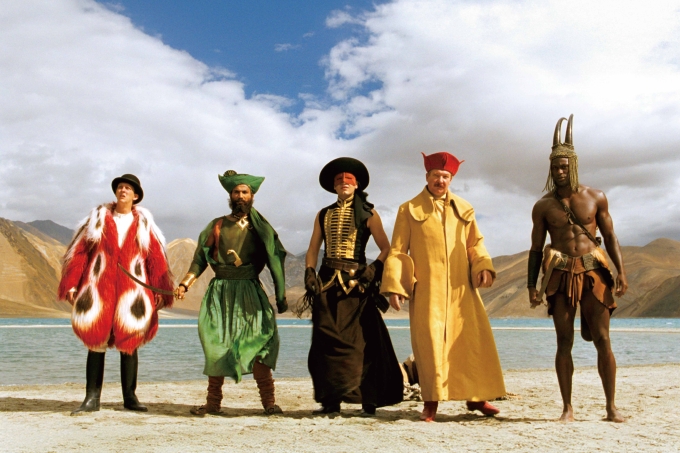 義賊である黒山賊らは、悪の総督オウディアスへの復讐を誓う