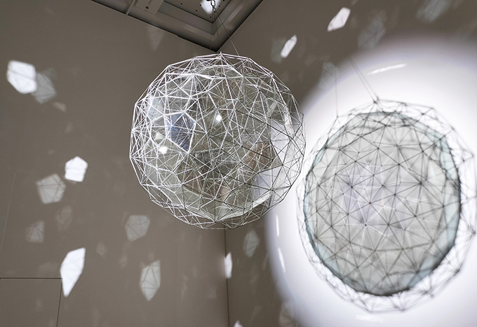 オラファー・エリアソン《星くずの素粒子》2014年　テート美術館所蔵　Ⓒ 2014 Olafur Eliasson