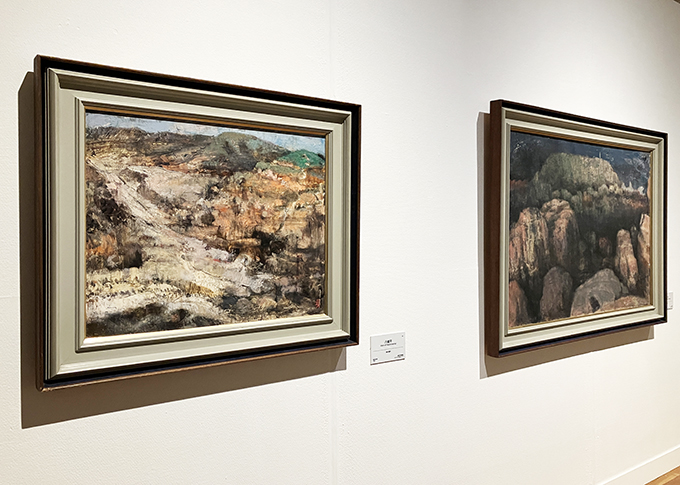 展示風景手前の《八幡平》（1954年　京都市美術館）は、須田が描いた山の作品の中でも一際明るい作品。八幡平は、秋田県と岩手県の県境に位置する高原台地。