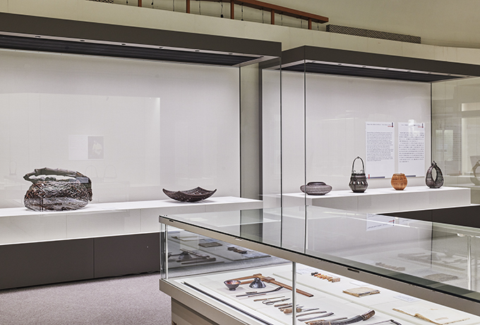 歴代の前田竹房斎と田辺竹雲斎の独創性に注目(展示風景、写真:渞忠之)