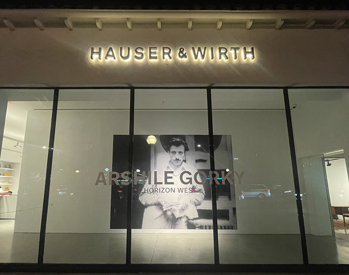 ハウザー&ワースのウェストハリウッド拠点で開催のアーシル・ゴーキーの個展「Beyond the Surface」