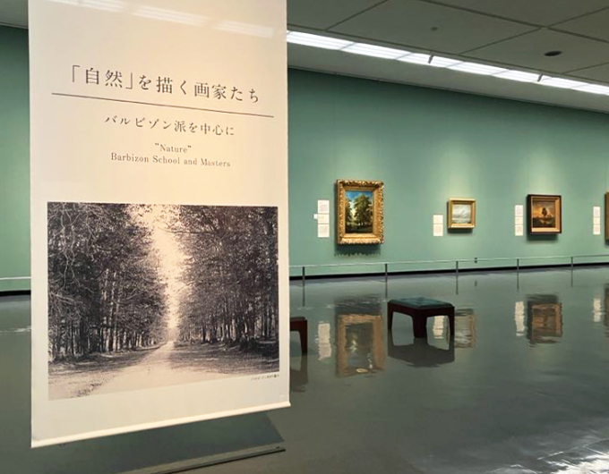 ミレー館(バルビゾン派) 展示風景
バルビゾン村の自然風景をイメージした緑色の壁紙の展示室には、ジュール・デュプレやテオドール・ルソー、カミーユ・コローといったバルビゾン派の作品から、ギュスターヴ・クールベなど写実主義の画家も展示。