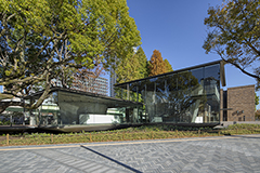 リニューアルオープンした大阪市立東洋陶磁美術館 その「シン」の魅力に迫る。大阪市立東洋陶磁美術館にて、リニューアルオープン記念特別展「シン・東洋陶磁―MOCOコレクション」が、2024年9月29日(日)まで開催中